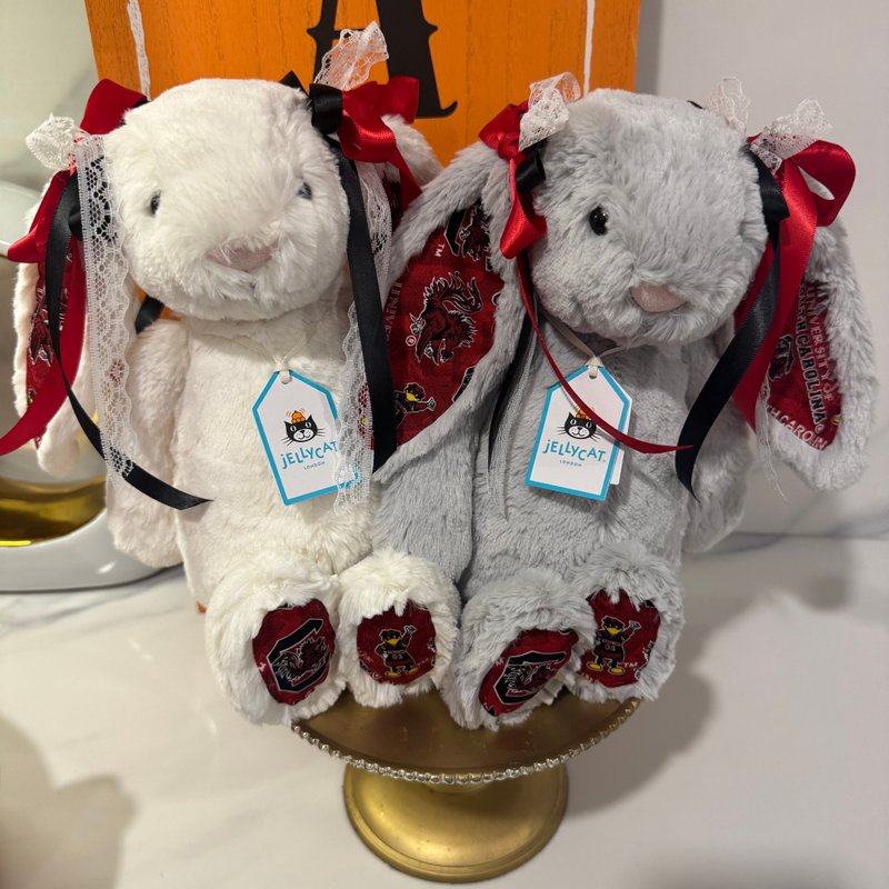 2 bunnies